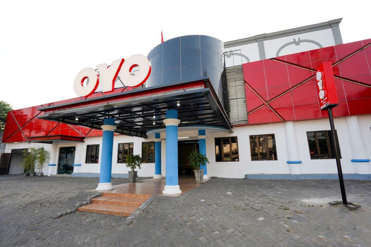 Oyo 1449 Istana Permata Dinoyo Surabaya Exterior foto