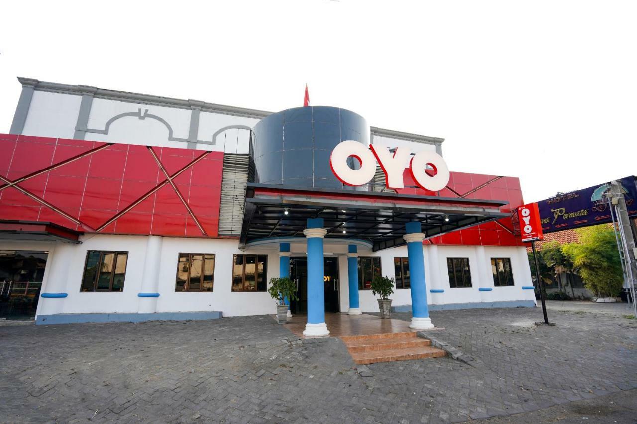 Oyo 1449 Istana Permata Dinoyo Surabaya Exterior foto